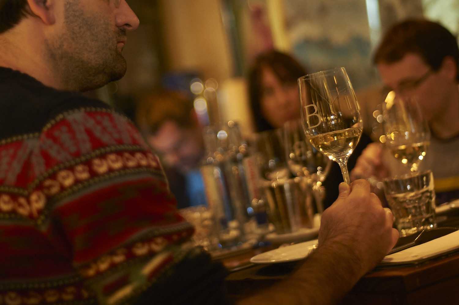 La Asociación Qalidès, Terrers del Penedès organizó su primer 'brunch' en el restaurante Bardot de Barcelona de la mano del sumiller Jordi Carrascosa