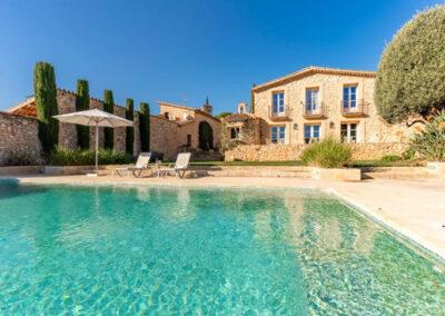 Pool from the Bed and Breakfast Casa de Piedra in Finca Viladellops near Barcelona and Sitges