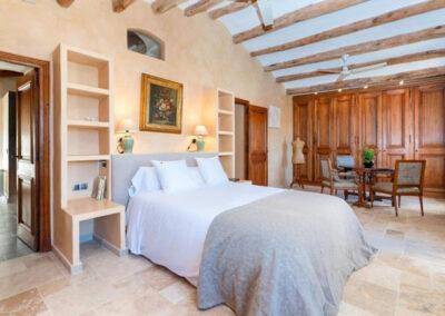 Margarita room in the Bed and Breakfast in Finca Viladellops near Barcelona and Sitges