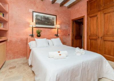 Mencia room in the Bed and Breakfast in Finca Viladellops near Barcelona and Sitges