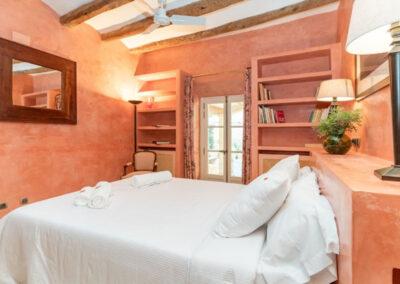 Mencia room in the Bed and Breakfast in Finca Viladellops near Barcelona and Sitges