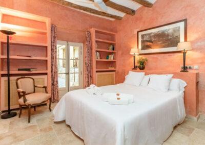 Mencia room in the Bed and Breakfast in Finca Viladellops near Barcelona and Sitges