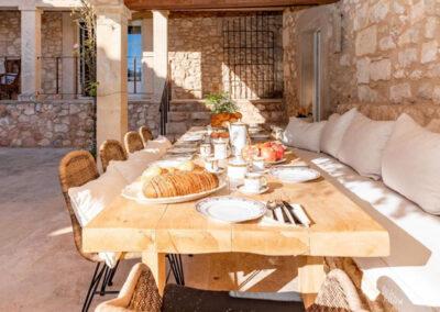 Casa de Piedra, the Bed and Breakfast in Finca Viladellops near Barcelona and Sitges