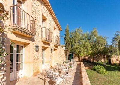 Casa de Piedra, the Bed and Breakfast in Finca Viladellops near Barcelona and Sitges