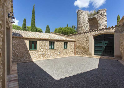 Masia La Torre, Tourist accommodation on Finca Viladellops